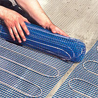 Укладка самоклеющегося мата